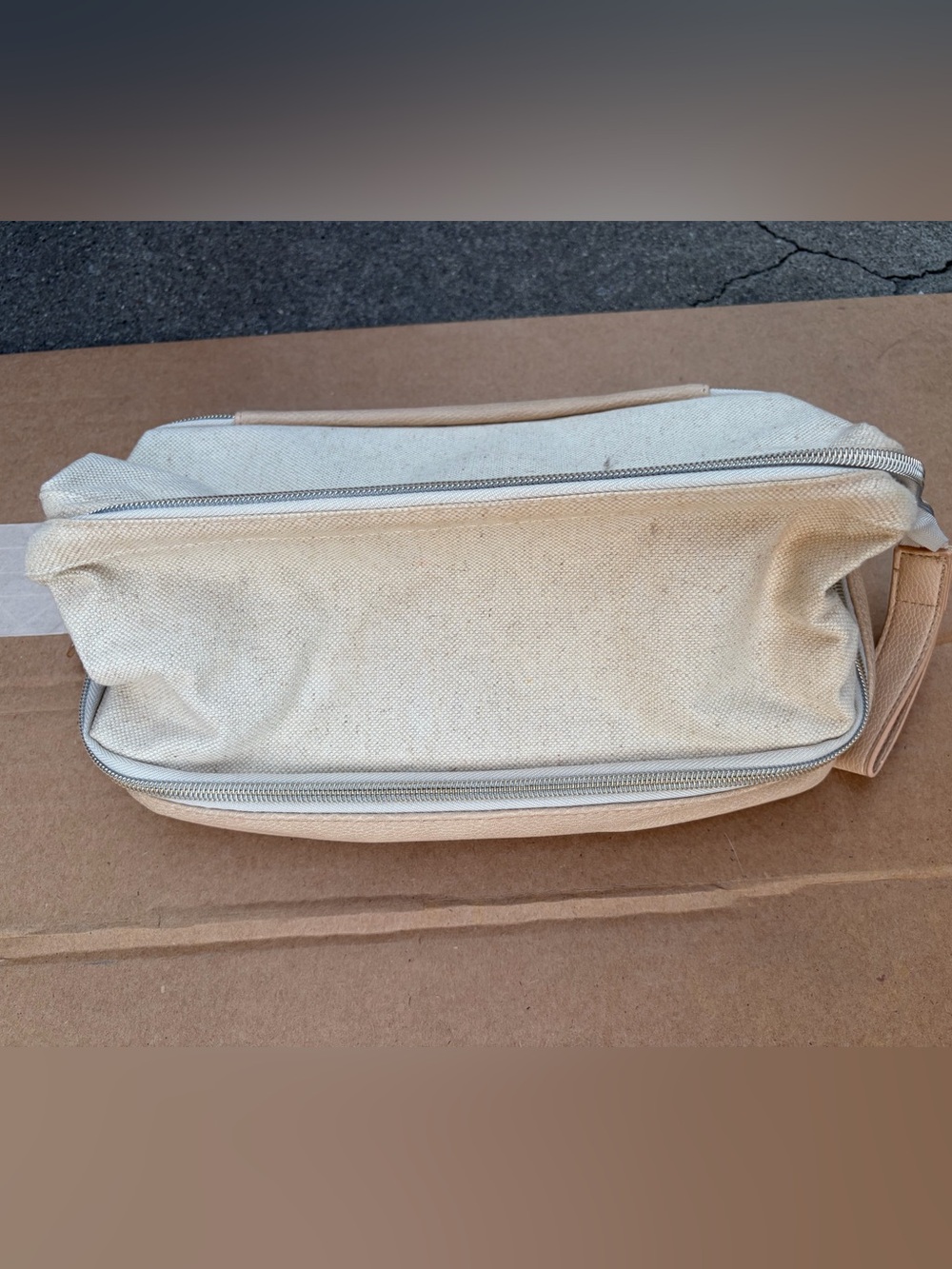 Beis Original The Dopp Kit 
in Beige